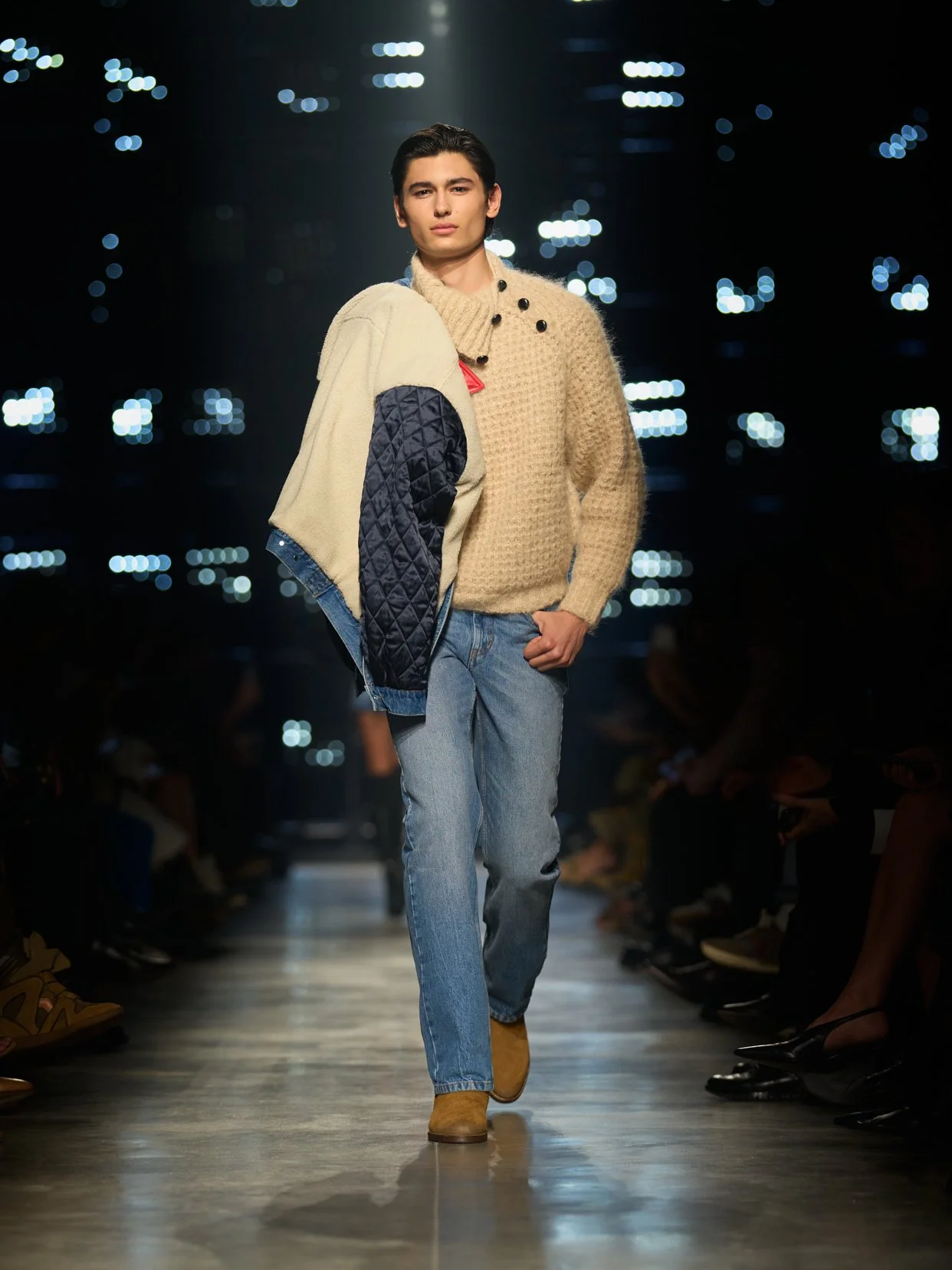 Look 32 