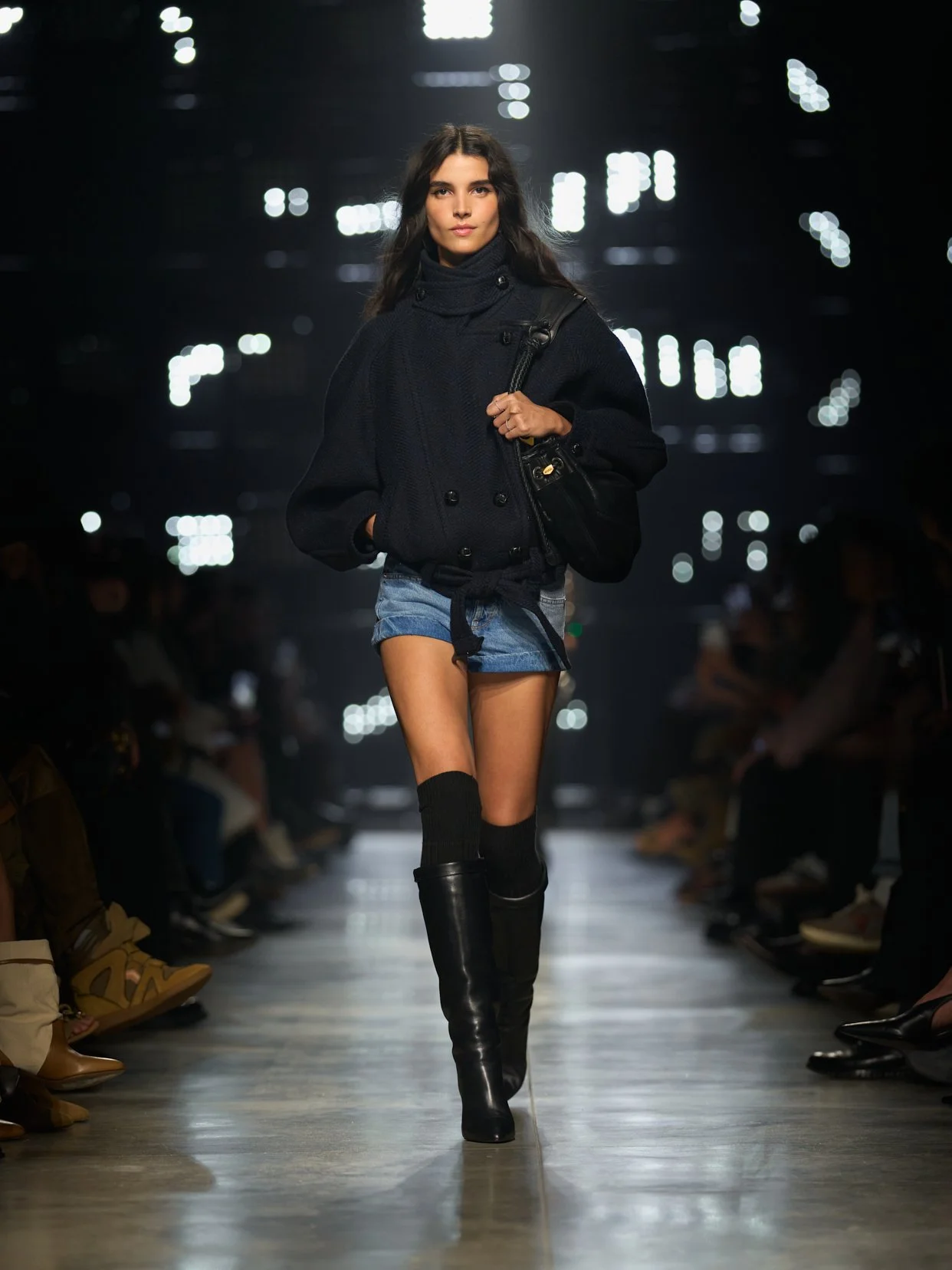  Look 33 