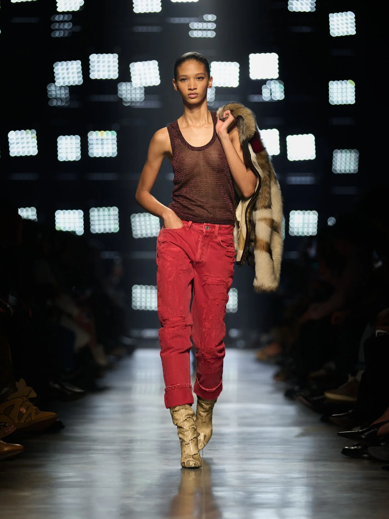  Look 43 