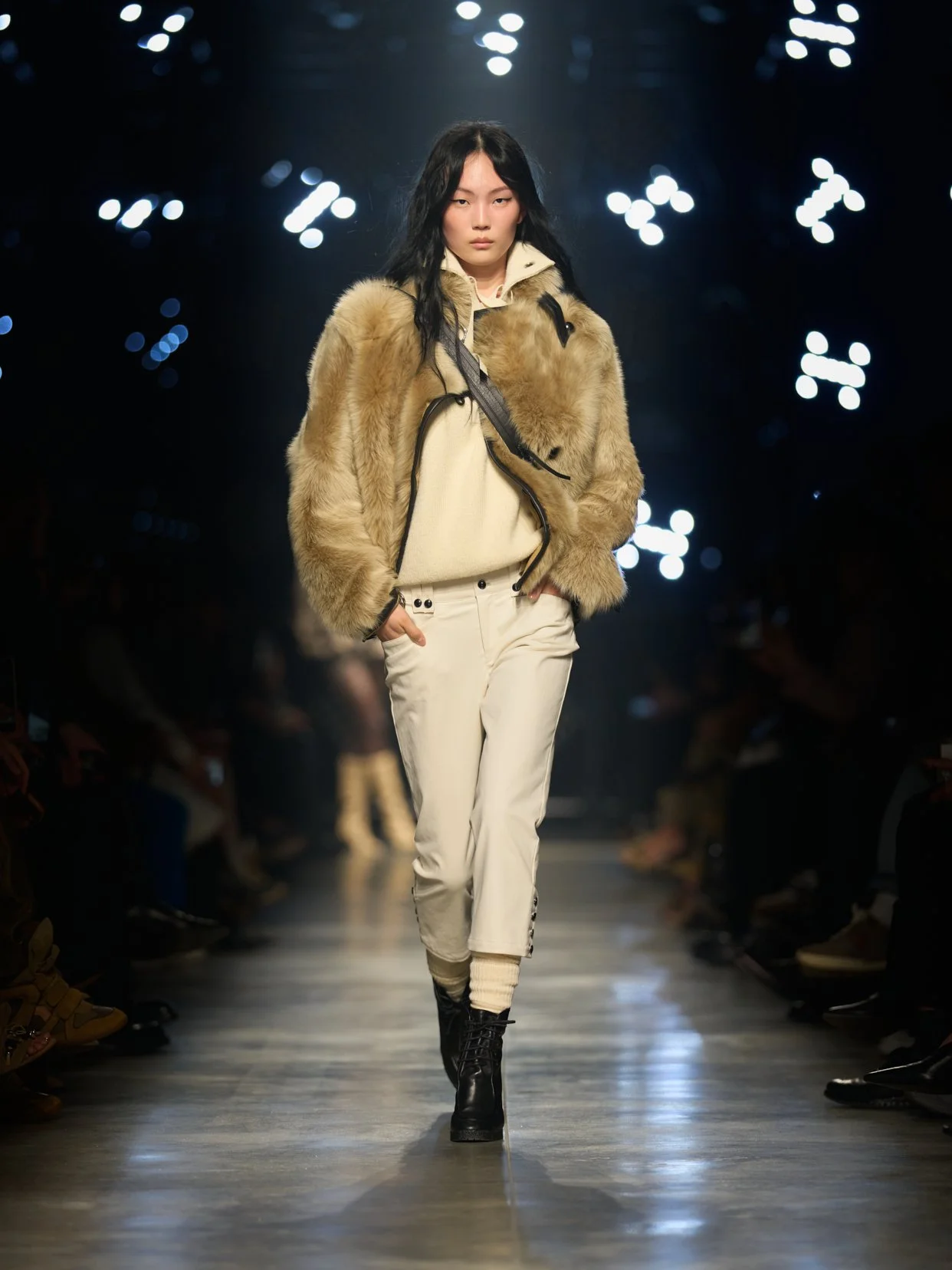  Look 56 