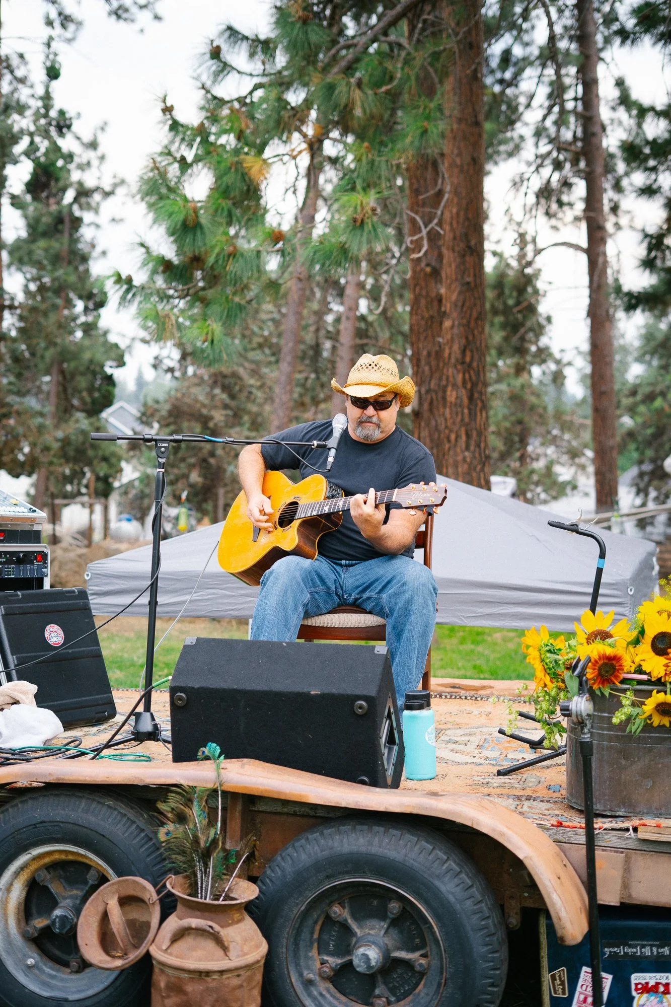 seed-to-table-oregon-sisters-fall-harvest-dinner-2025-CL-43-music.jpg