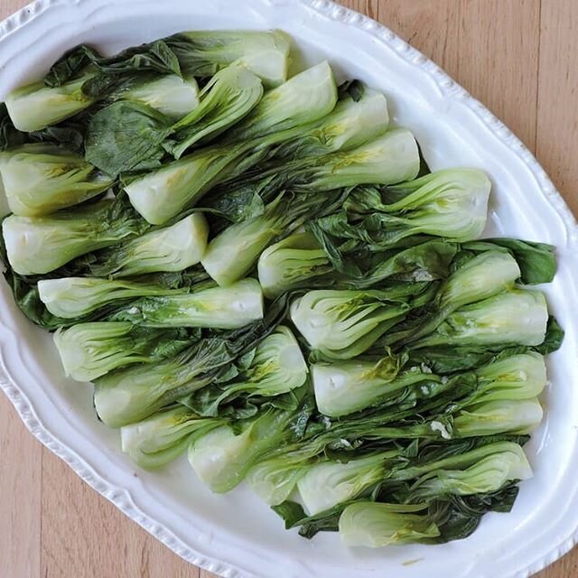 If bok choy is one of the weird vegetables you always skip over at the grocery store, it's time for a rethink! Crunchy, crispy with a hint of spiciness at the base, but with smooth, tender, earthy dark leaves up top - this veg has it all. Sophie shar