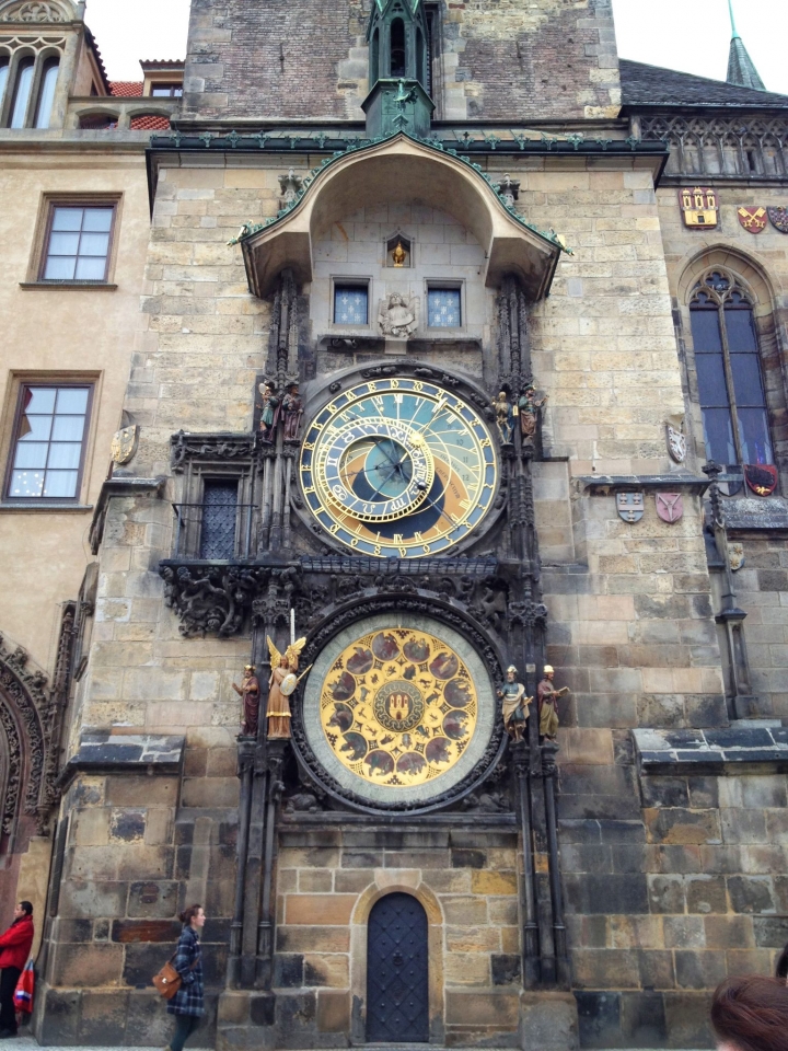 https://hyperallergic.com/424337/the-history-of-one-of-the-oldest-astronomical-clocks-in-the-world/