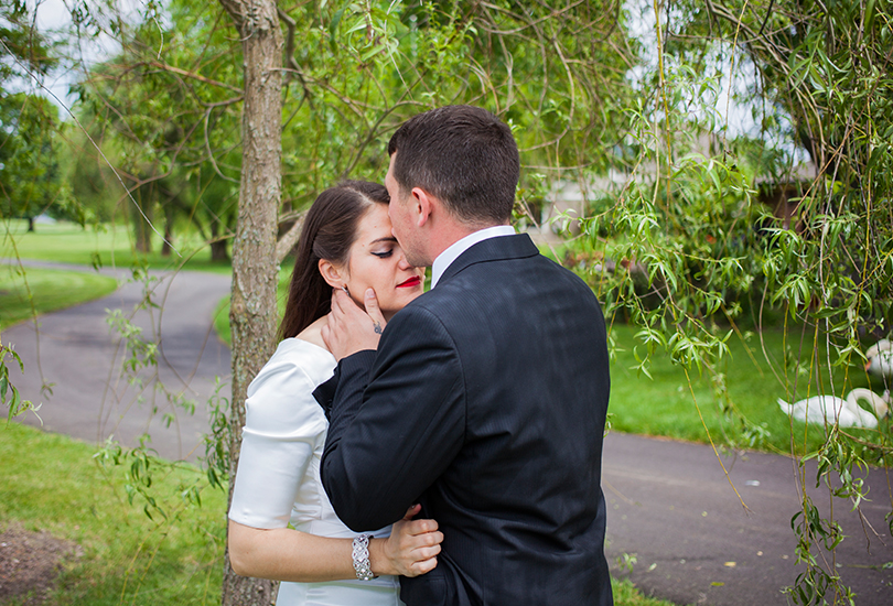 Greenwood-Indiana-wedding-photographer-valle-vista-golf-club-swan-bridal-portrait.jpg