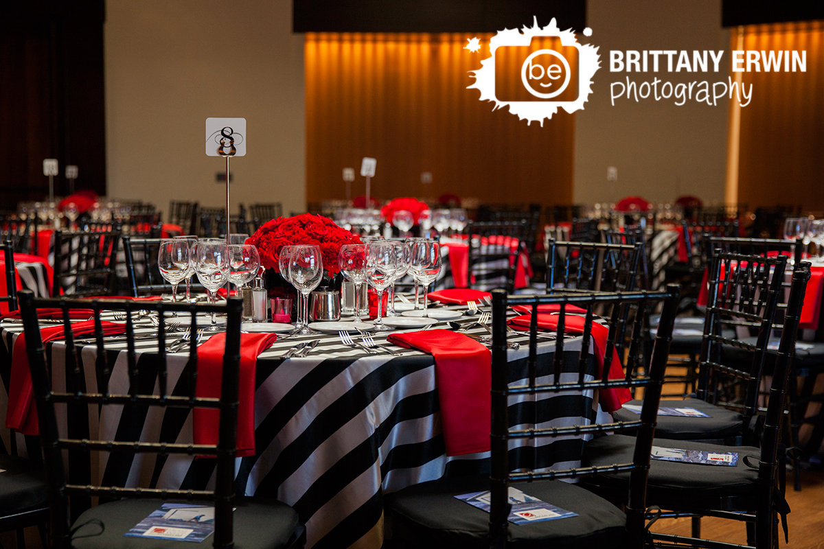 Indianapolis-quest-for-the-west-Eiteljorg-Museum-venue-photographer-red-napkin-black-white-table-setting.jpg
