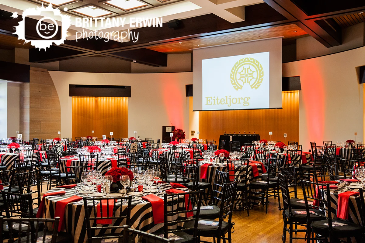 Indianapolis-eiteljorg-museum-wedding-reception-venue-red-napkin-rose-centerpiece-table-setting.jpg