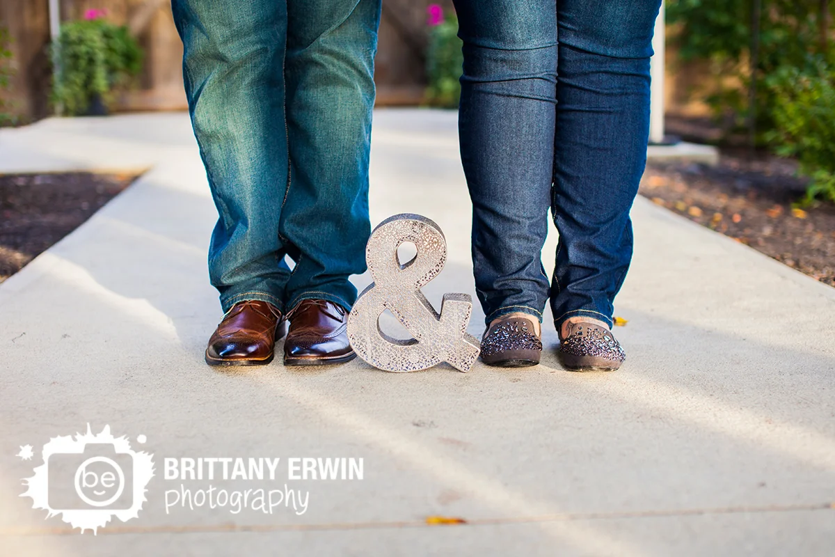 Indianapolis-engagement-portrait-photographer-ampersand-couple-feet.jpg