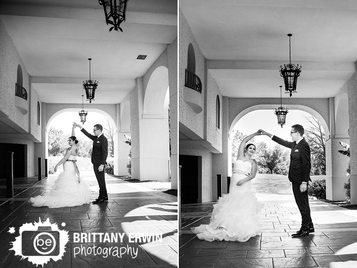 Indianapolis-wedding-photographer-hillcrest-country-club-dancing-couple.jpg