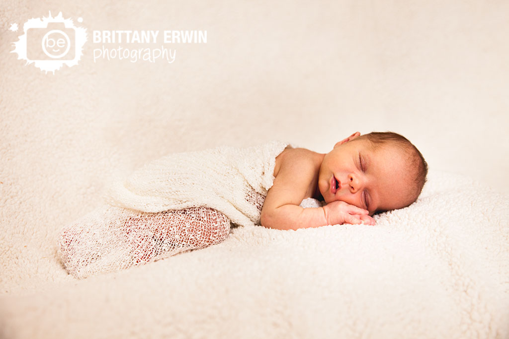 Indianapolis-newborn-baby-boy-studio-photographer-sleeping-blanket.jpg
