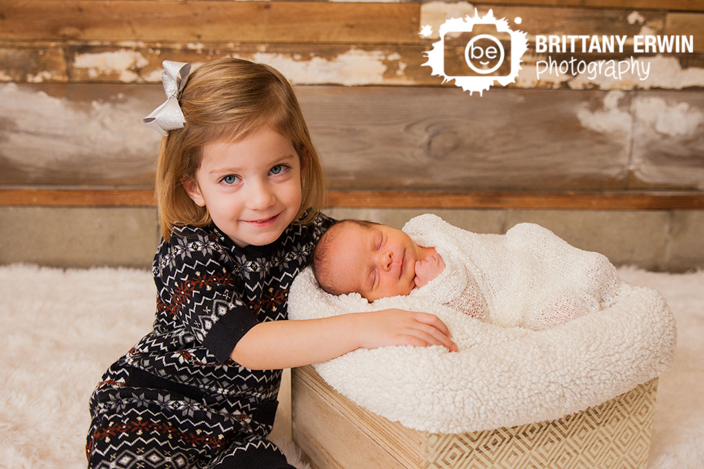 Indianapolis-newborn-portrait-photographer-sibling-baby-boy.jpg