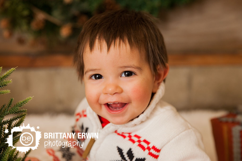 Indianapolis-christmas-studio-portrait-photographer-baby-boy-happy-sweater.jpg