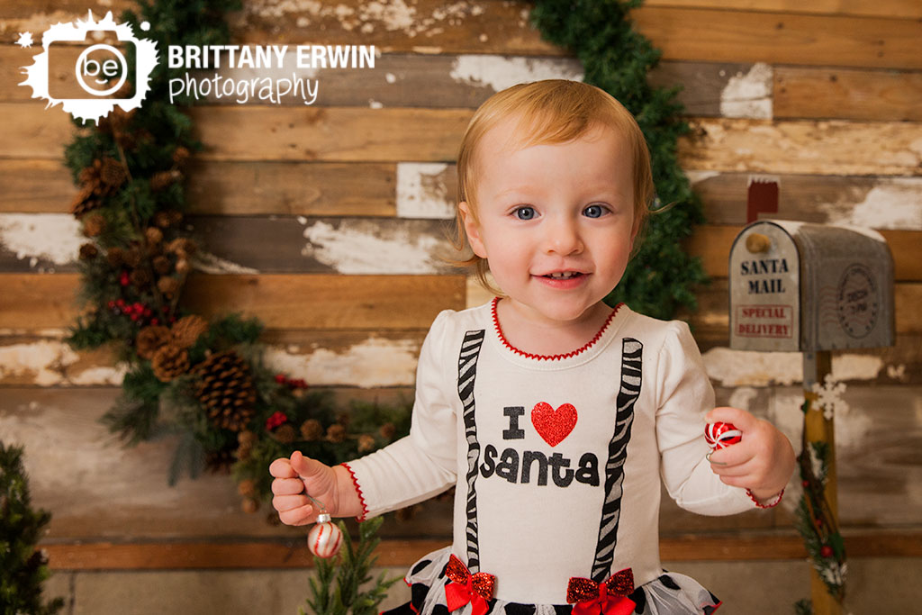 Indianapolis-studio-portrait-photographer-christmas-mini-santa-girl-outfit.jpg