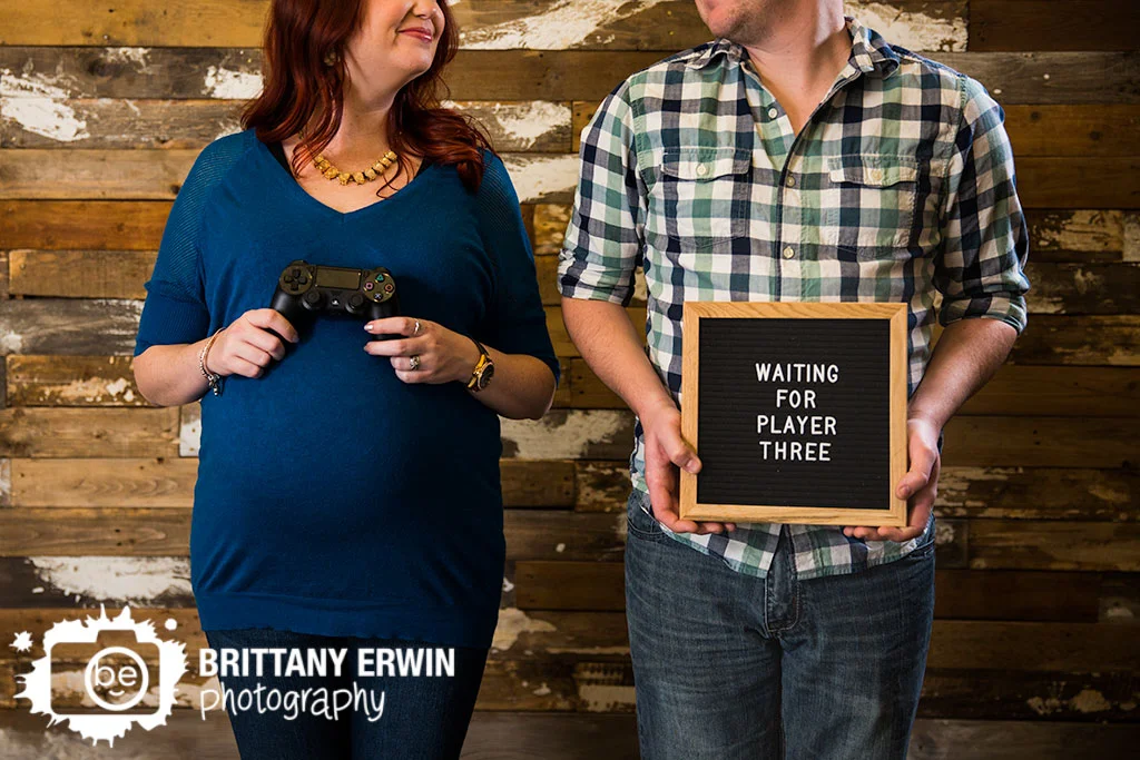 Speedway-Indiana-waiting-for-player-3-three-maternity-portrait-photographer-barn-wood-rustic-wall.jpg