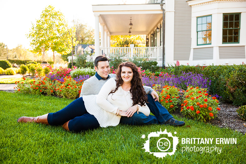 Indianapolis-engagement-portrait-photographer-Historic-Ambassador-House-couple-flowers-fall.jpg
