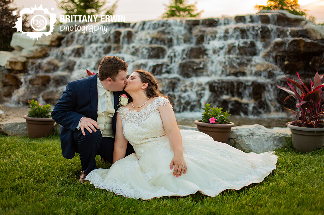 Sunset-bridal-portrait-couple-kiss-waterfall.jpg