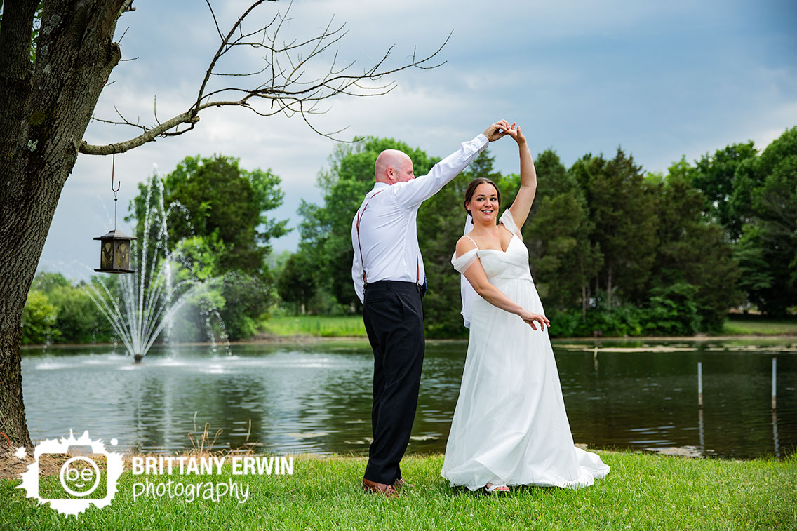 Indianapolis-wedding-photographer-couple-on-island-pond.jpg