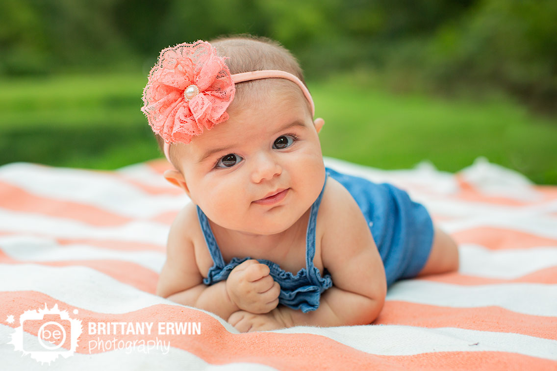 Indianapolis-baby-portrait-photographer-blanket-picnic-3mo-milestone.jpg