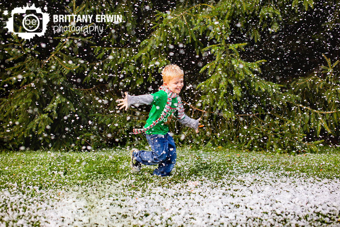 Indianapolis-portrait-photographer-snow-mini-session-scarf-snowing.jpg