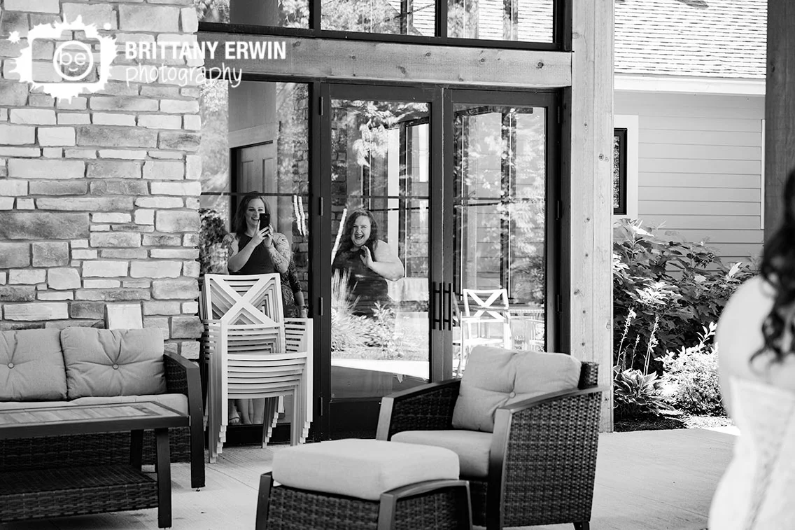 first-look-bridesmaids-wave-fun-sycamore-at-mallow-run-wedding-photographer.jpg