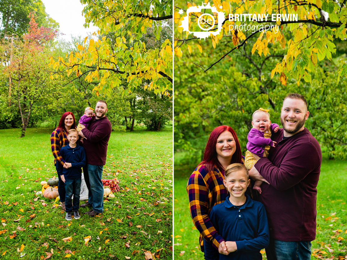 Indianapolis-fall-mini-session-photographer-persimmon-tree-pumpkin-family-group.jpg