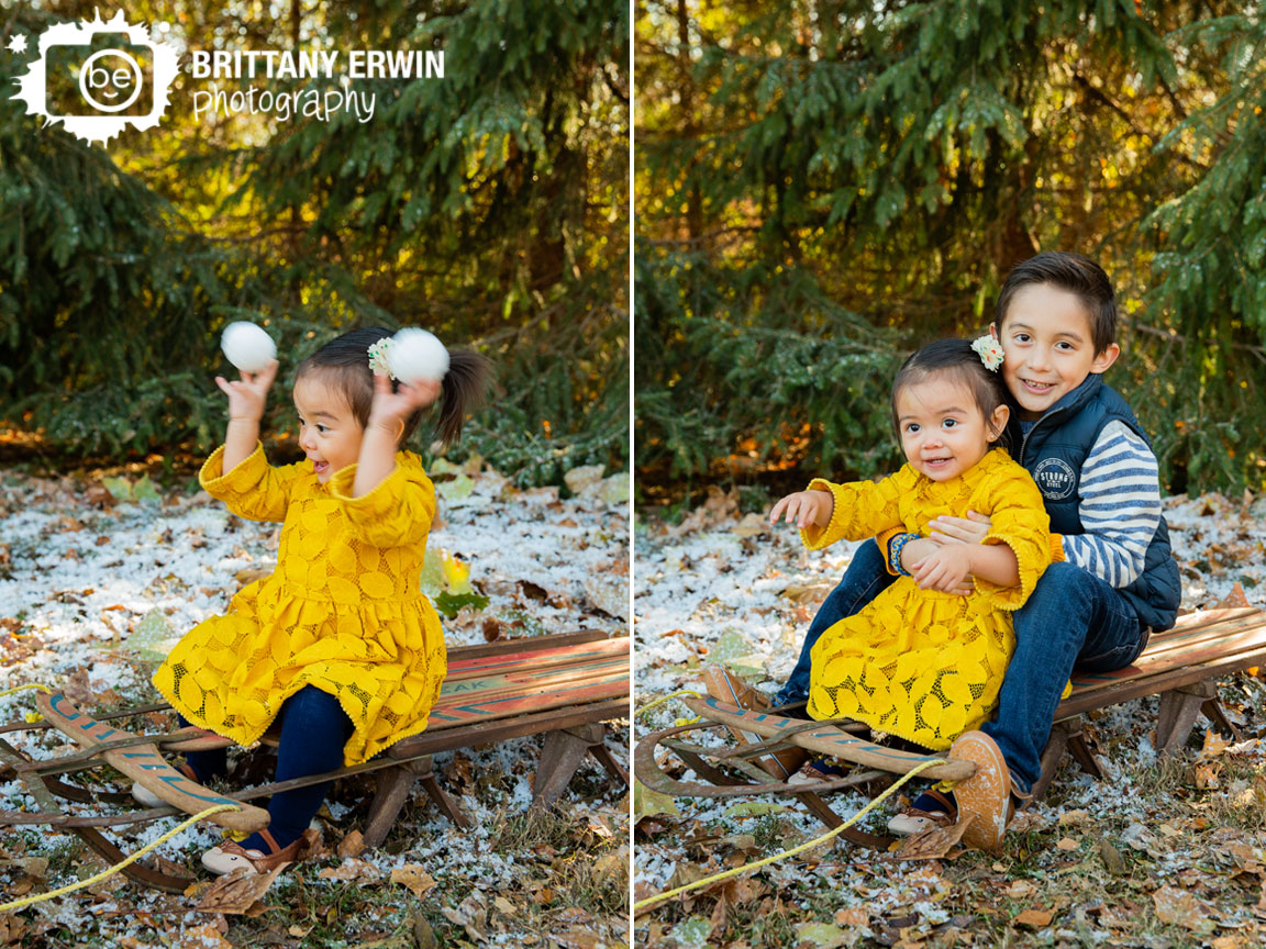 snow-mini-session-winter-photographer-brother-sister-snowball-fight.jpg