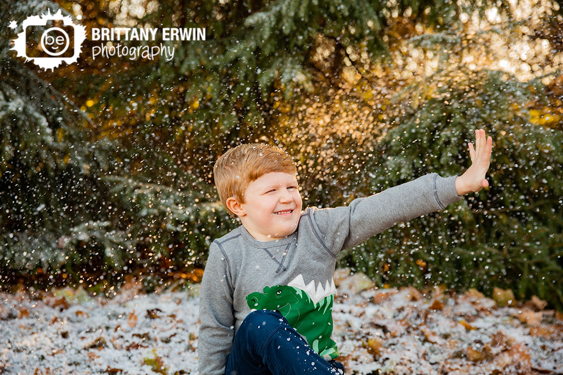 Indianapolis-snow-mini-session-talk-to-the-hand-go-away.jpg