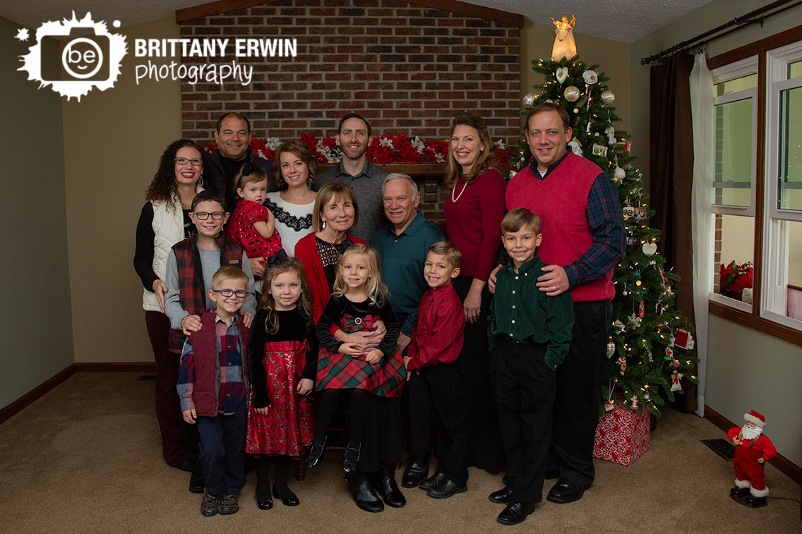 Indianapolis-family-group-portrait-yearly-Christmas-tree.jpg