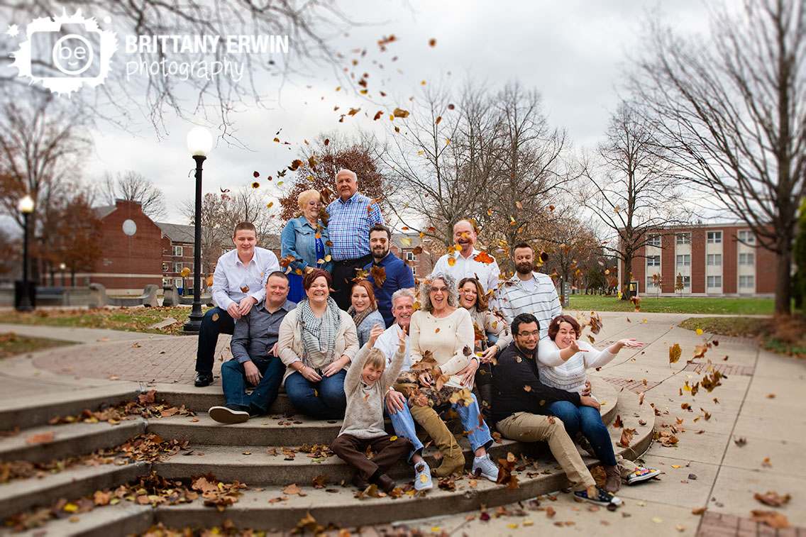 Franklin-Indiana-family-portrait-siblings-grandparents-outdoor-group.jpg