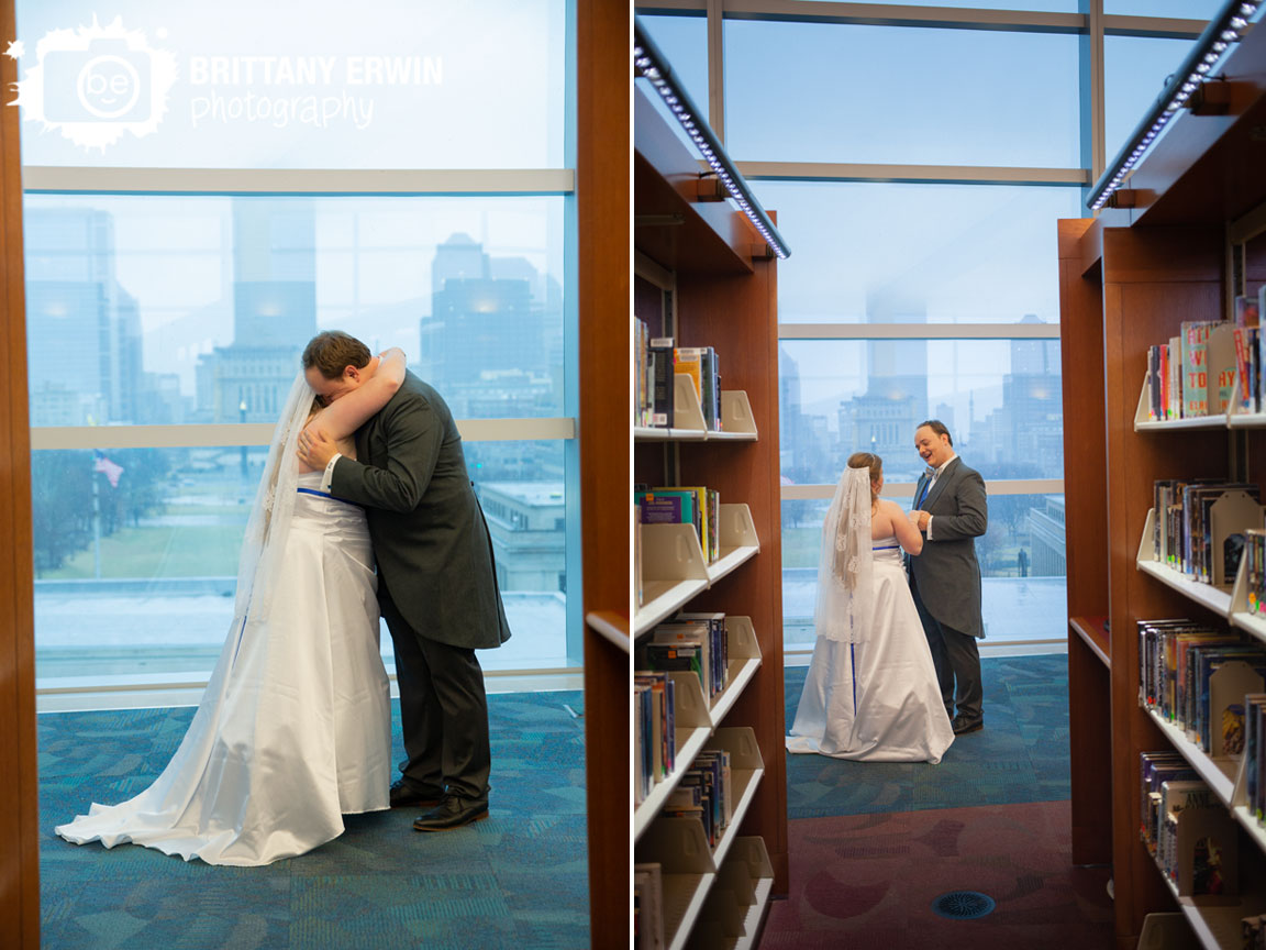 Indianapolis-skyline-central-library-first-look-couple-on-top-floor.jpg