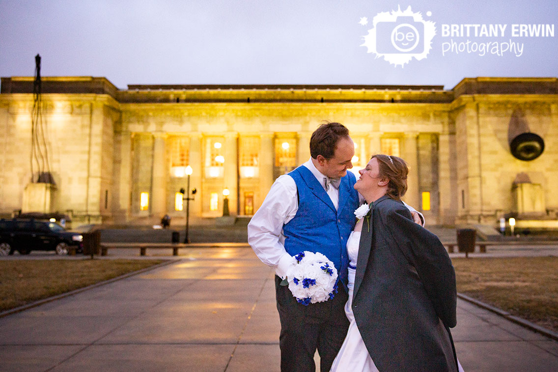 Indianapolis-central-library-wedding-photographer-couple-twilight-outside.jpg