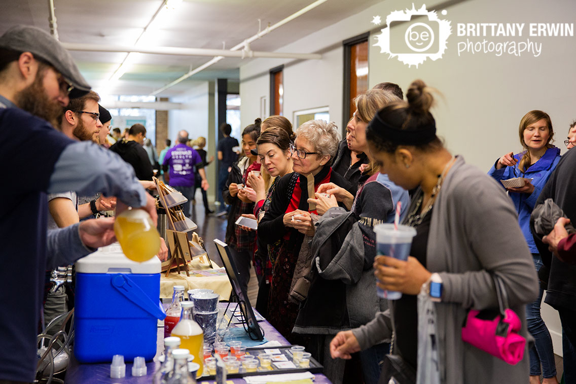 Indianapolis-event-photography-line-at-kombucha-booth-Indy-VegFest.jpg