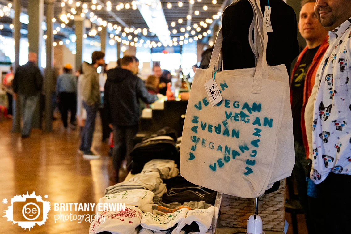 Indianapolis-Indy-VegFest-event-photographer-vegan-food-bag.jpg