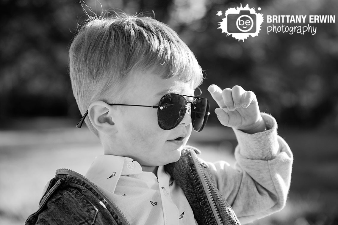 Indianapolis-portrait-photographer-boy-toddler-aviator-glasses.jpg