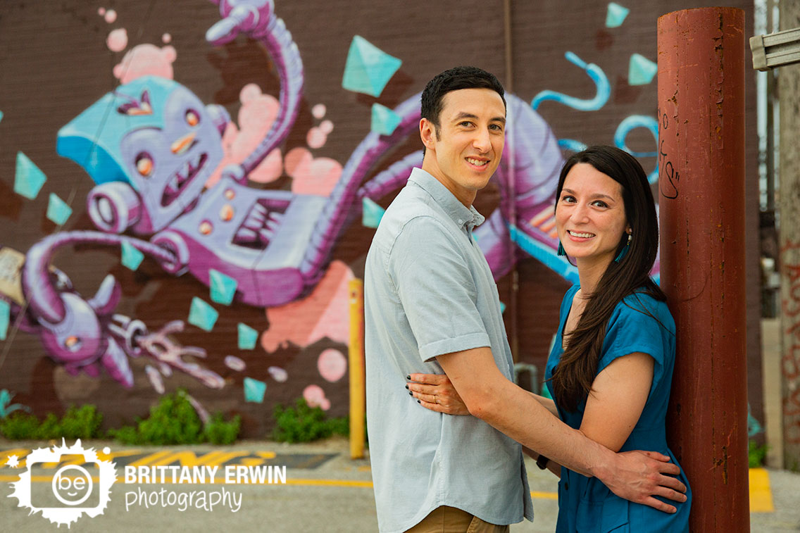 robot-mural-Fountain-Square-Indiana-engagement-portrait-photographer.jpg