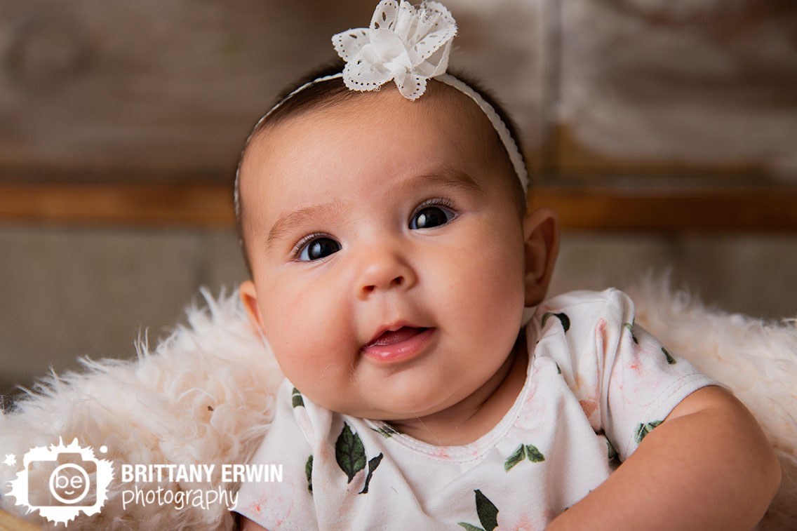 Indianapolis-portrait-studio-photographer-baby-girl-milestone-3-month-infant.jpg