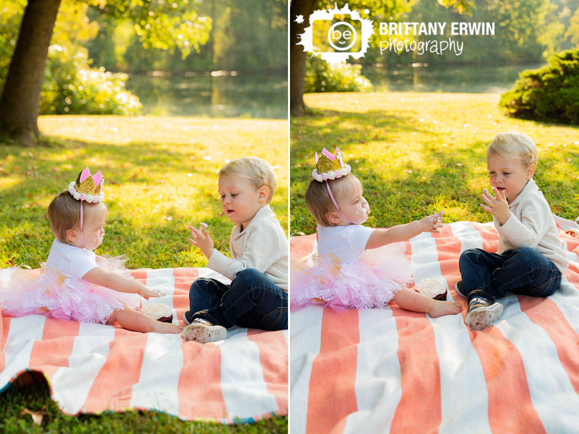 first-birthday-third-brother-sister-sharing-cake-smash-cupcake.jpg