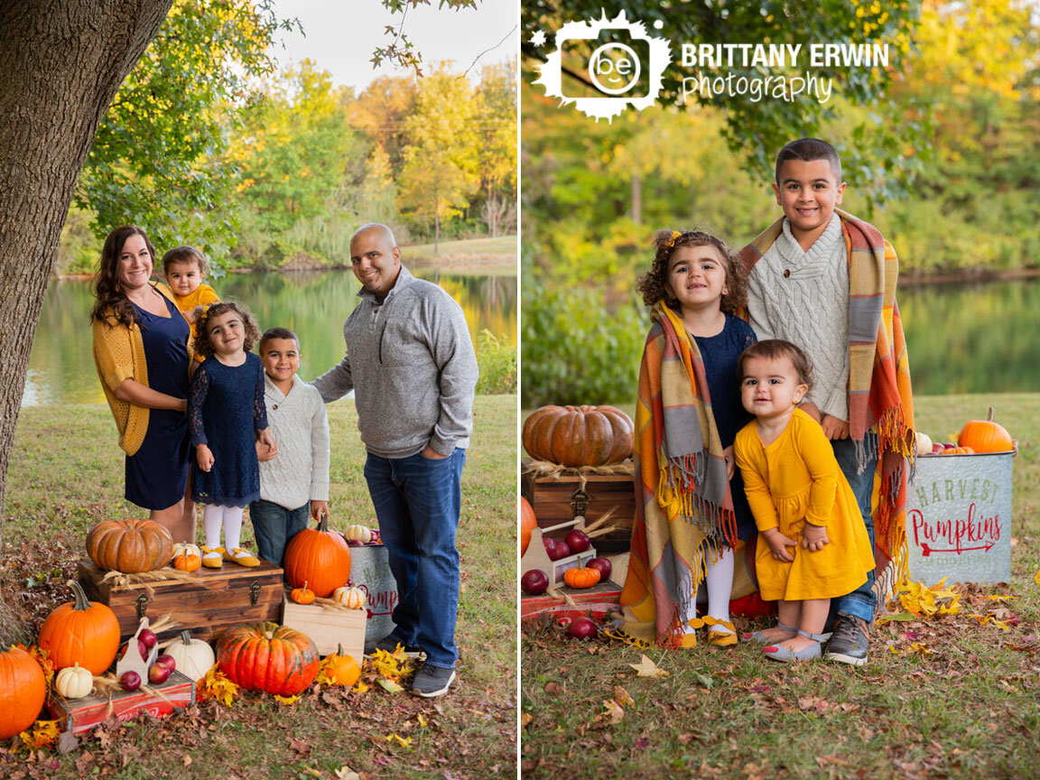 Indianapolis-portrait-photographer-family-group-fall-minis-pumpkins.jpg