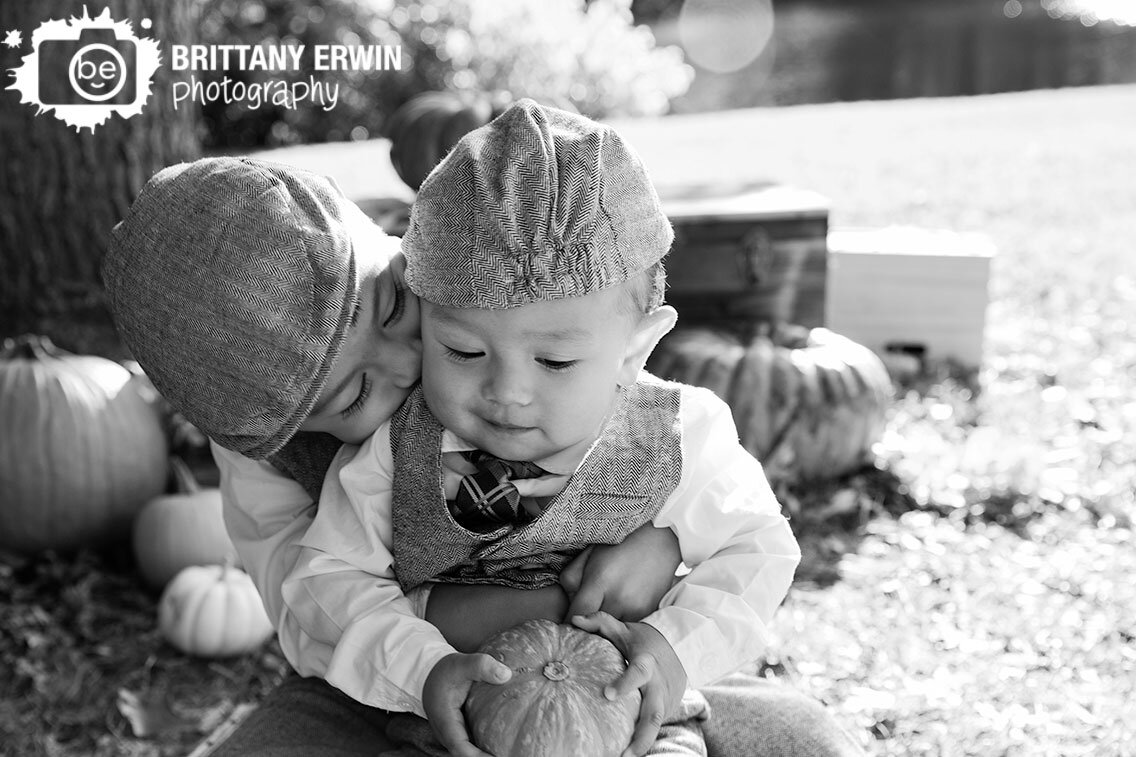 brothers-siblings-portrait-fall-mini-session-photographer.jpg