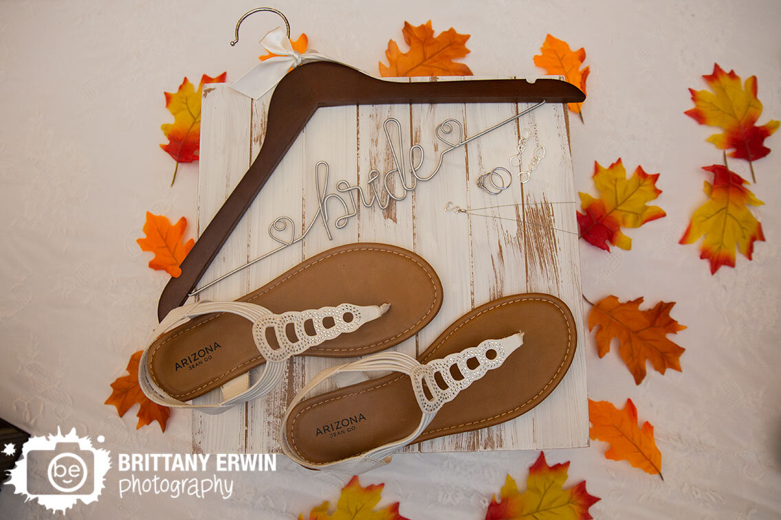 bride-custom-hanger-sandals-wedding-details-fall.jpg