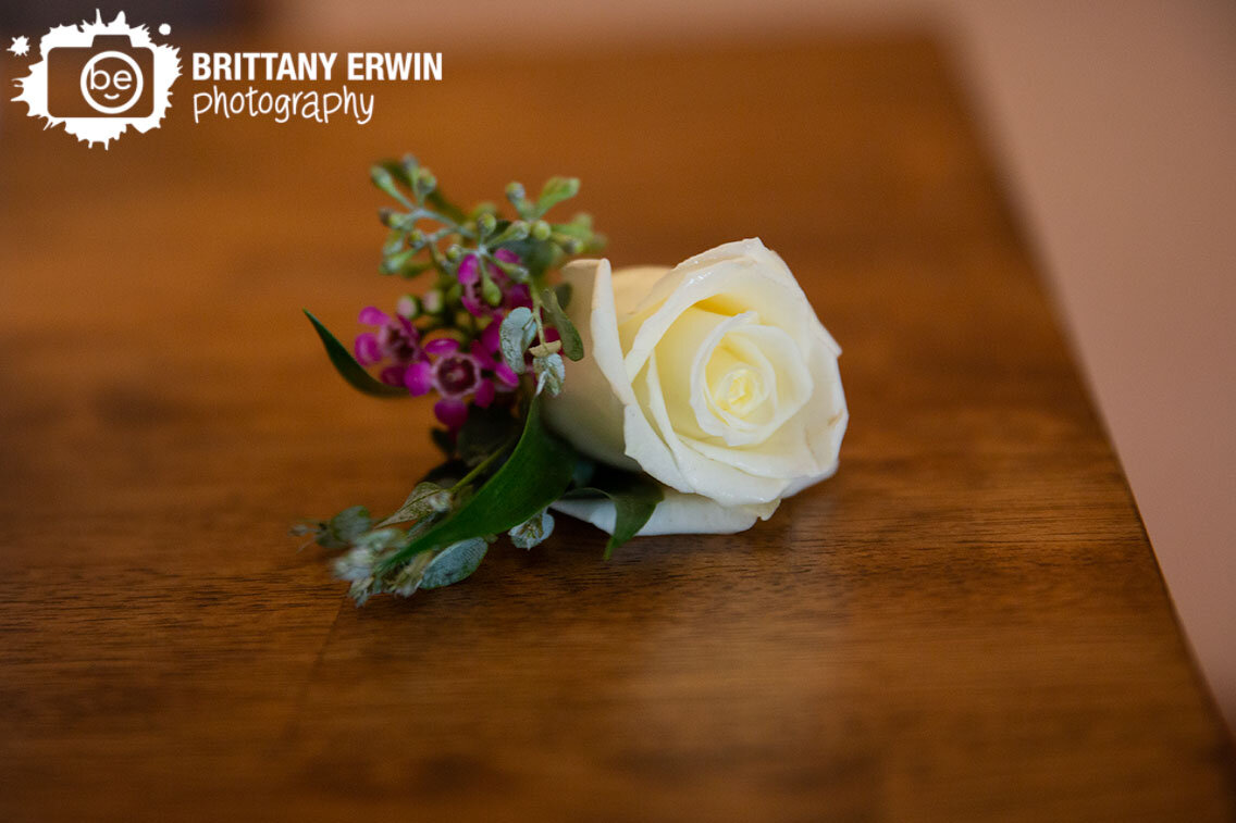 Boutonniere-groom-rose-flower-detail-photo.jpg