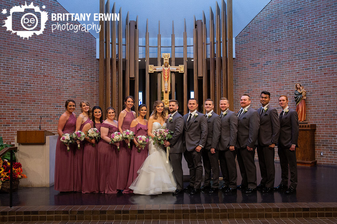 Indianapolis-wedding-photographer-bridal-party-at-altar.jpg