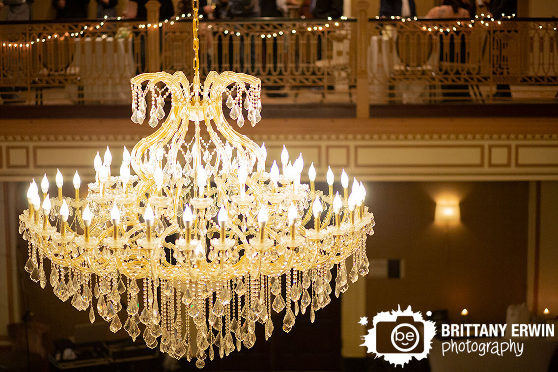 Indianapolis-wedding-photographer-chandelier-at-downtown-Omni-Severin.jpg