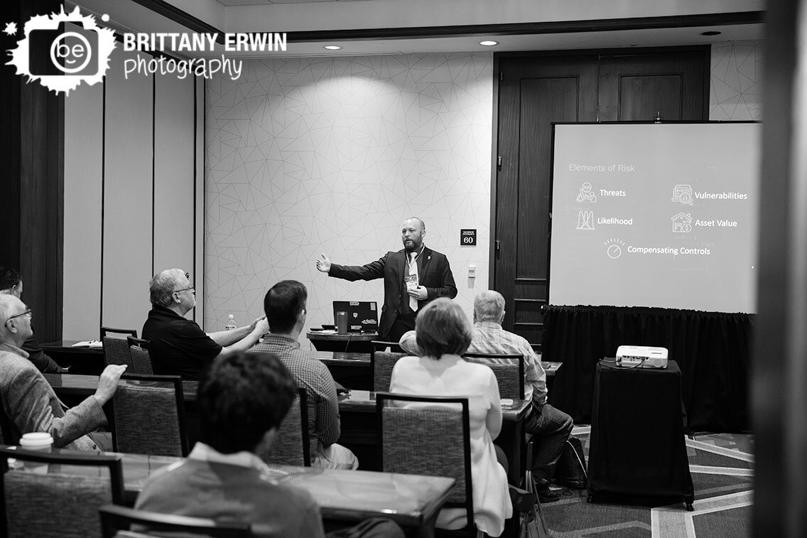 Indianapolis-event-photographer-learning-classes-during-convention-breakout-session.jpg