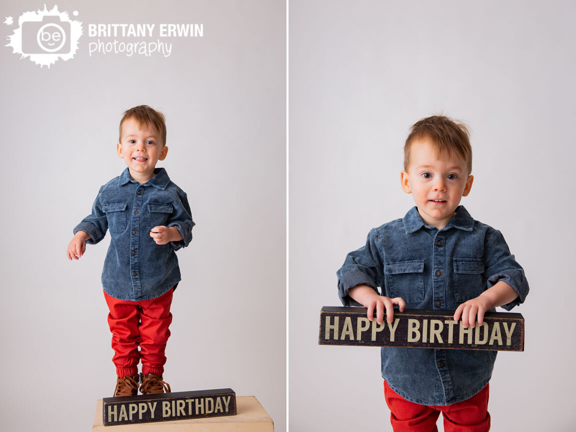 Indianapolis-studio-photographer-happy-birthday-sign-for-toddler.jpg