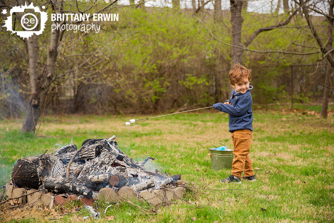 Indianapolis-campfire-portrait-session-bonfire-boy-toasting-marshamallow-birthday.jpg