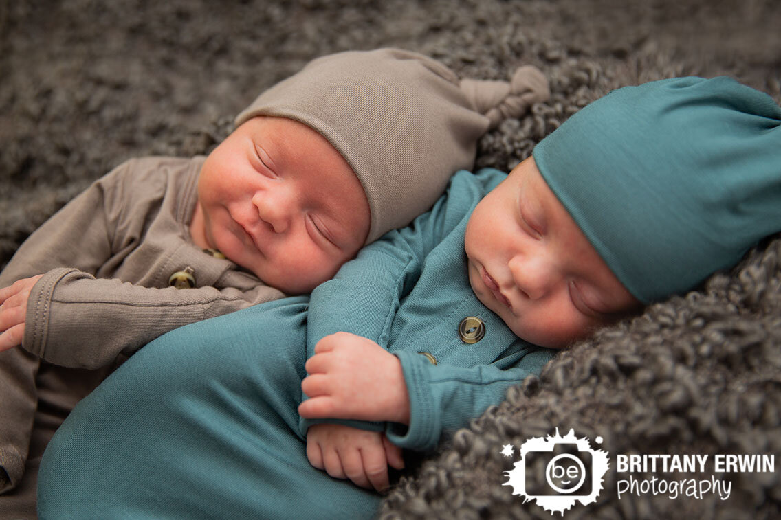 Indianapolis-newborn-portrait-photographer-twin-boys-sleeper-asleep-twins.jpg