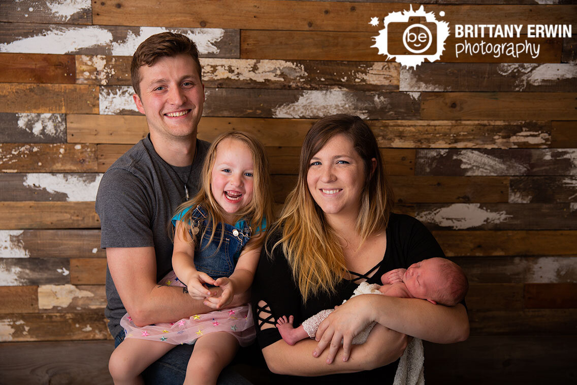 Indianapolis-newborn-baby-boy-portrait-photographer-family-big-sister-little-brother.jpg