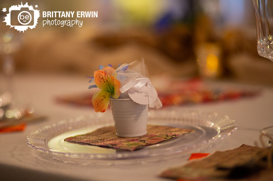 Indianapolis-wedding-reception-photographer-place-setting-clear-plate-with-thank-you.jpg