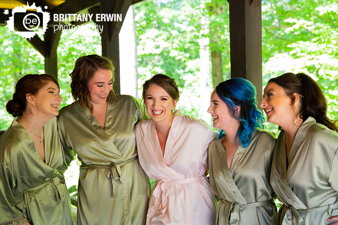 Indiana-wedding-photographer-bride-with-bridesmaids-matching-robes.jpg