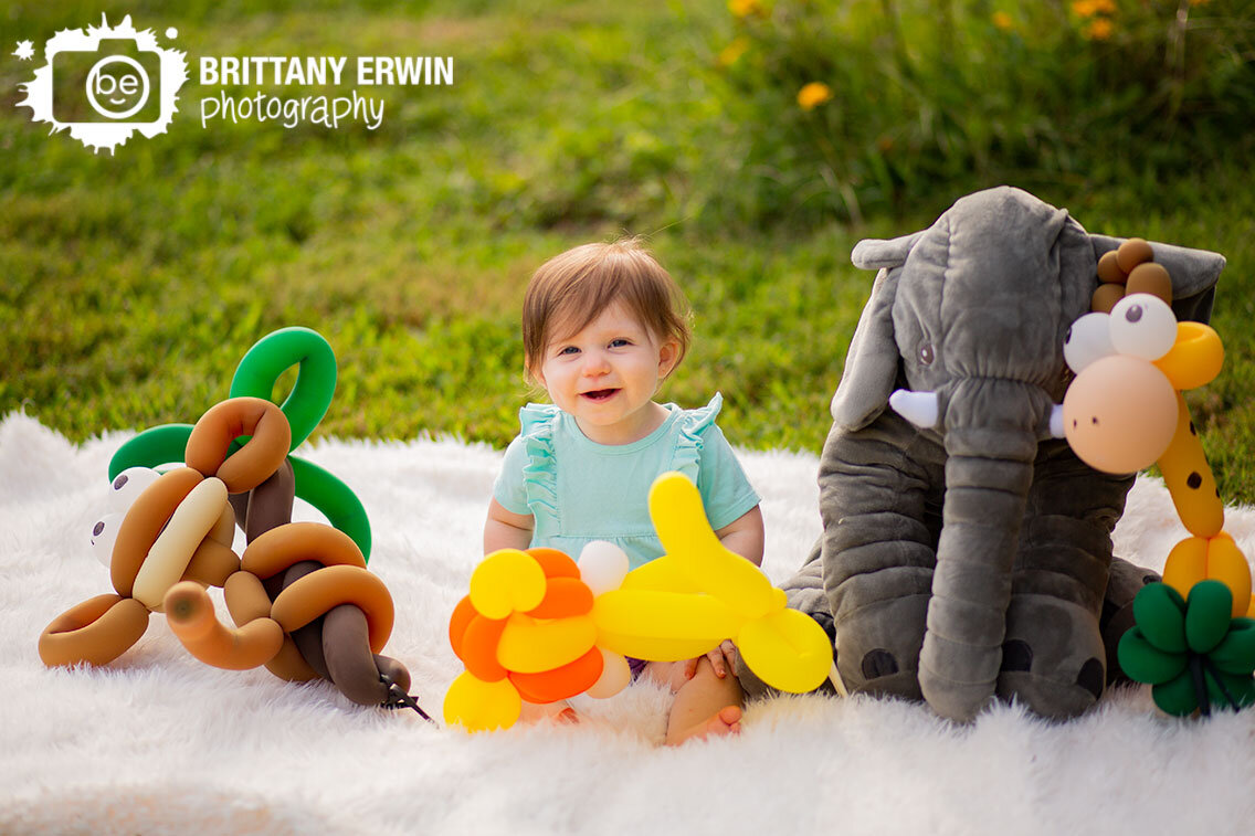 Stuffed-elephant-safari-animals-balloon-sculpture-first-birthday-portrait-photographer.jpg
